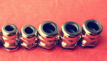 怎么讓金屬防水電纜接頭和防水接線盒配合使用？