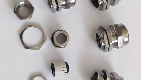 如何選擇設(shè)計(jì)出一款高性能的防水接頭？ 圖2