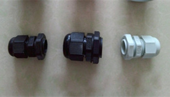 塑料電纜接頭和金屬電纜接頭有什么不同？