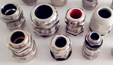 哪些因素會(huì)降低金屬電纜防水接頭的絕緣性？